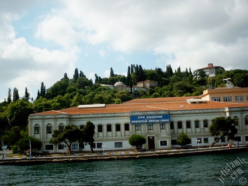 Denizden Ortak�y sahili.
