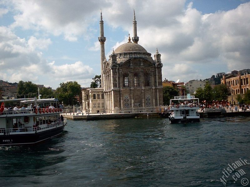Denizden Ortak�y sahili ve Ortak�y Camisi.
