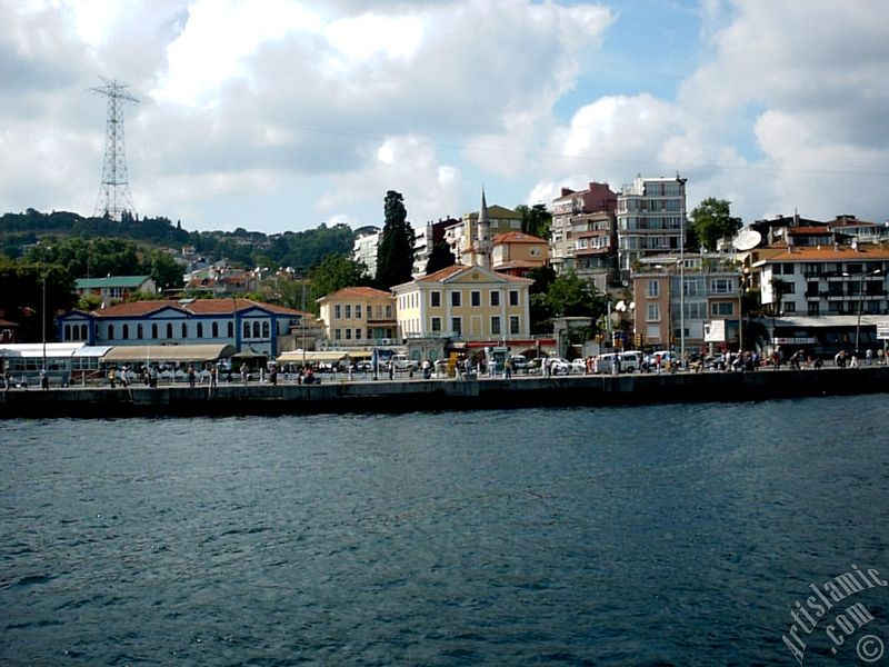Denizden Arnavutk�y sahili ve Tevfikiye Camisi.
