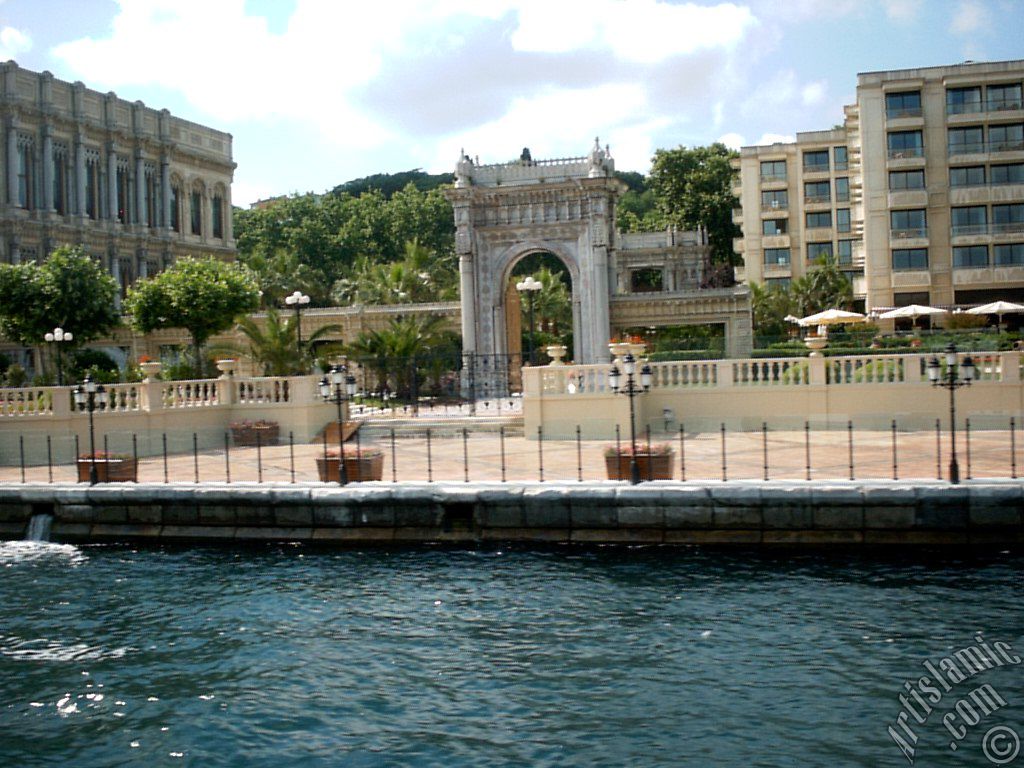 Denizden ��ra�an Saray�`na bak��.
