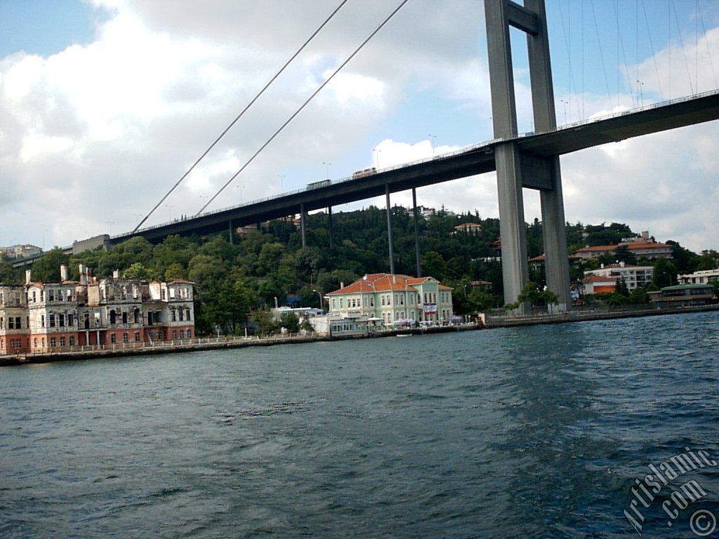 Denizden Said Halim Pa�a Yal�s� ve Bo�az K�pr�s�.
