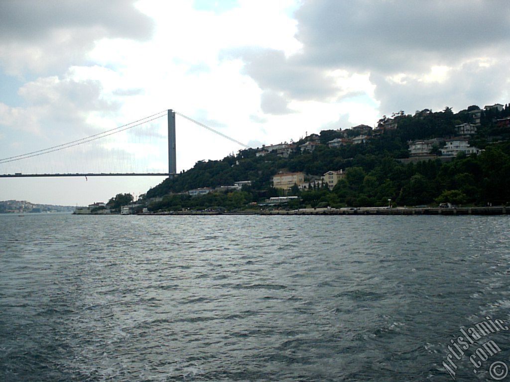 Denizden Ortak�y sahili.
